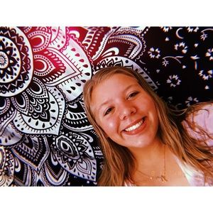 Meet your Posher, Bella